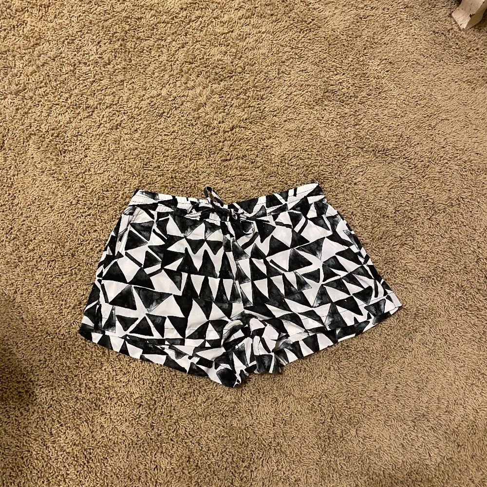 Light Weight Black and White Pattered Shorts